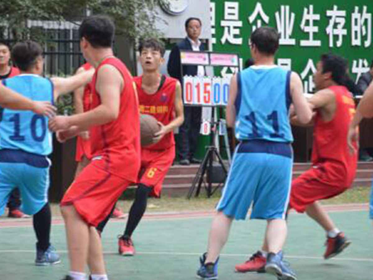 参加长沙陆强在线学习平台有限公司“奋进杯”男子篮球赛